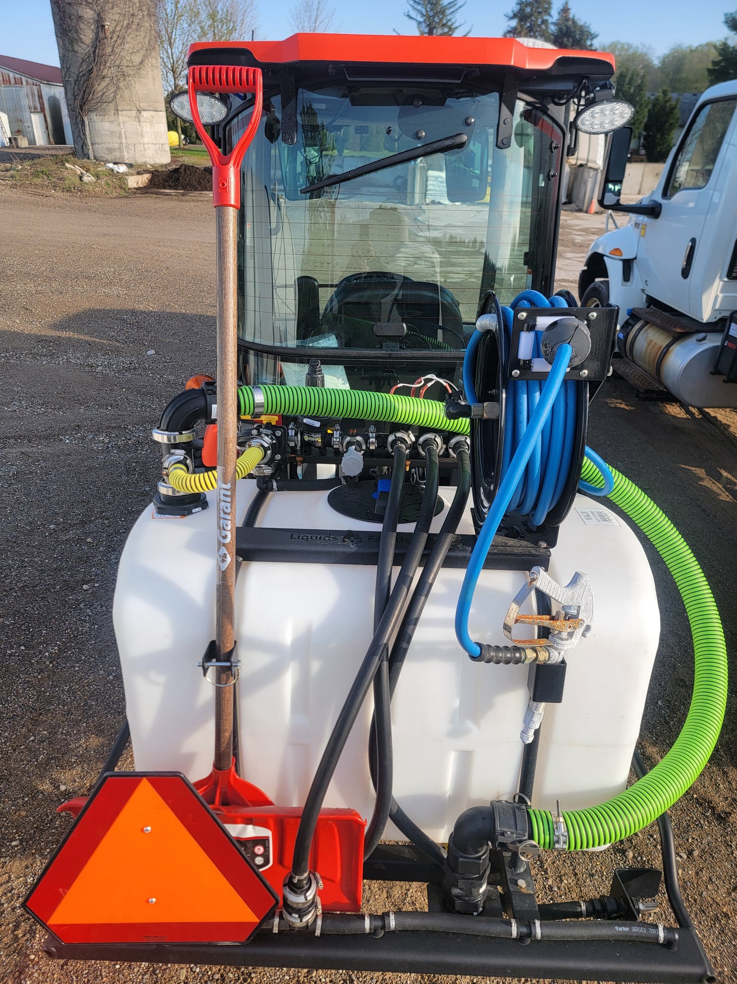 100 Gallon Sidewalk Sprayer – 3-Point Hitch, Roller Pump, Self-Loading