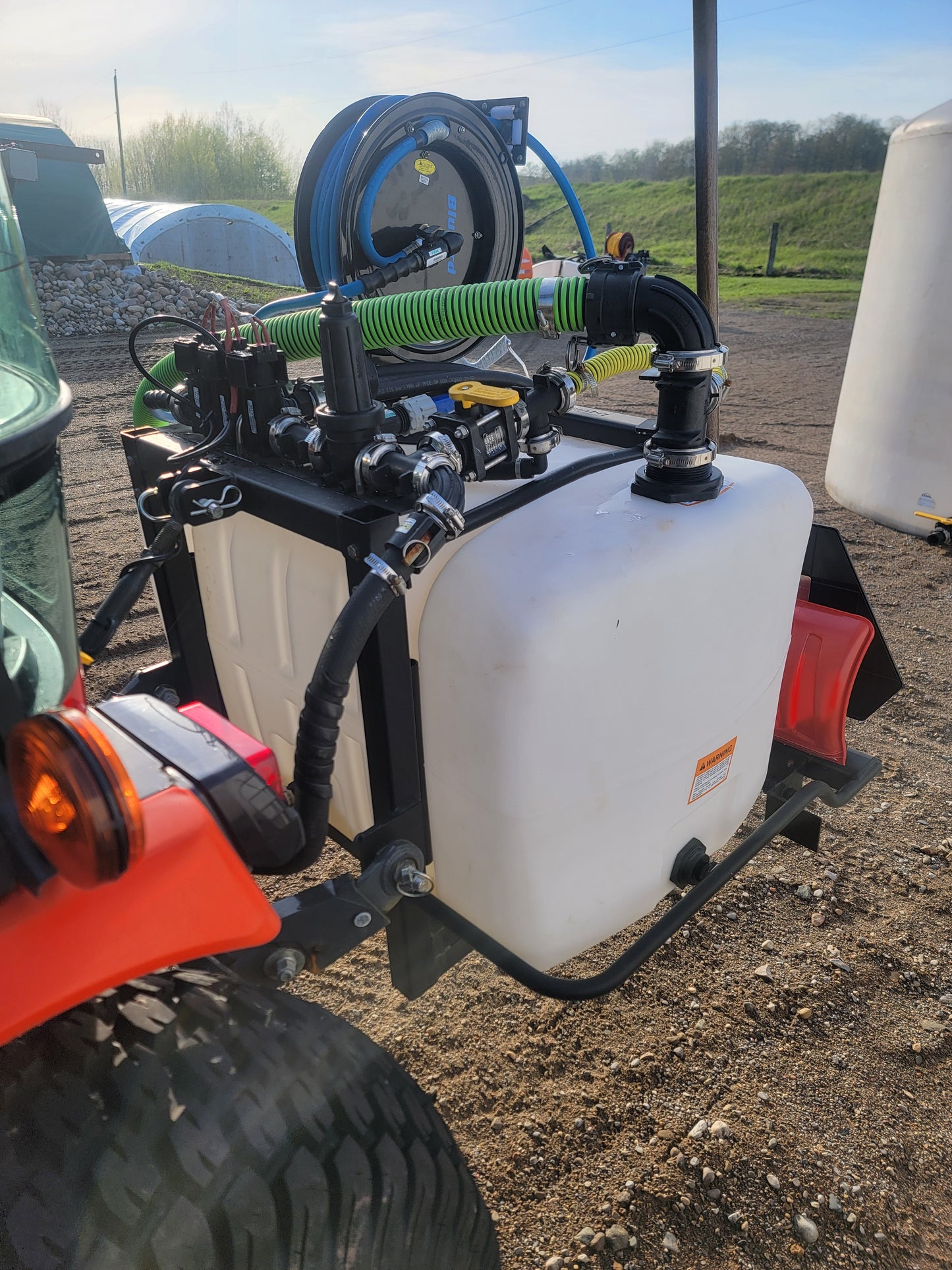 100 Gallon Sidewalk Sprayer – 3-Point Hitch, Roller Pump, Self-Loading