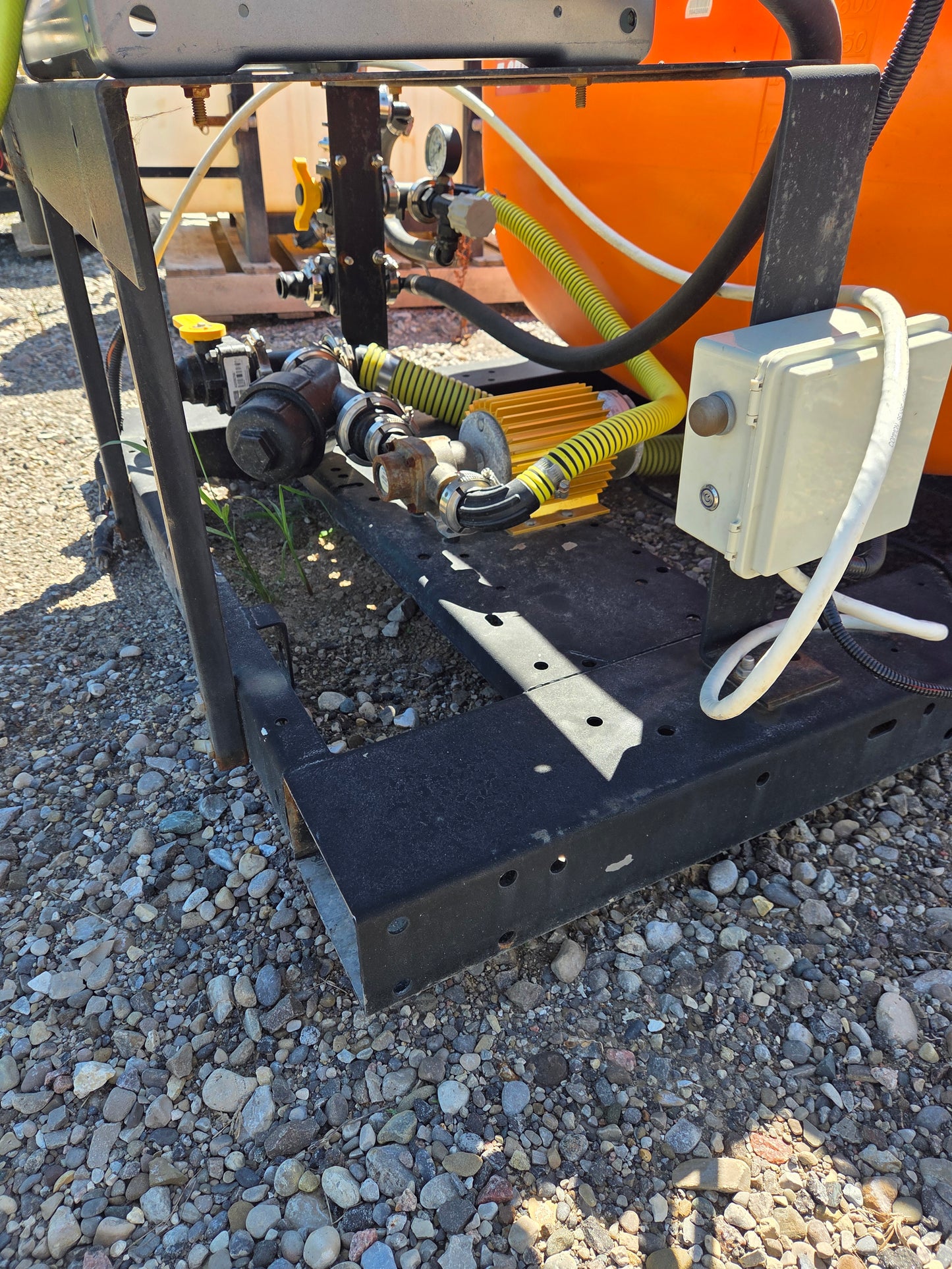 Used 260-Gallon Pickup Truck De-Icing Sprayer — Self-Filling, Single-Zone