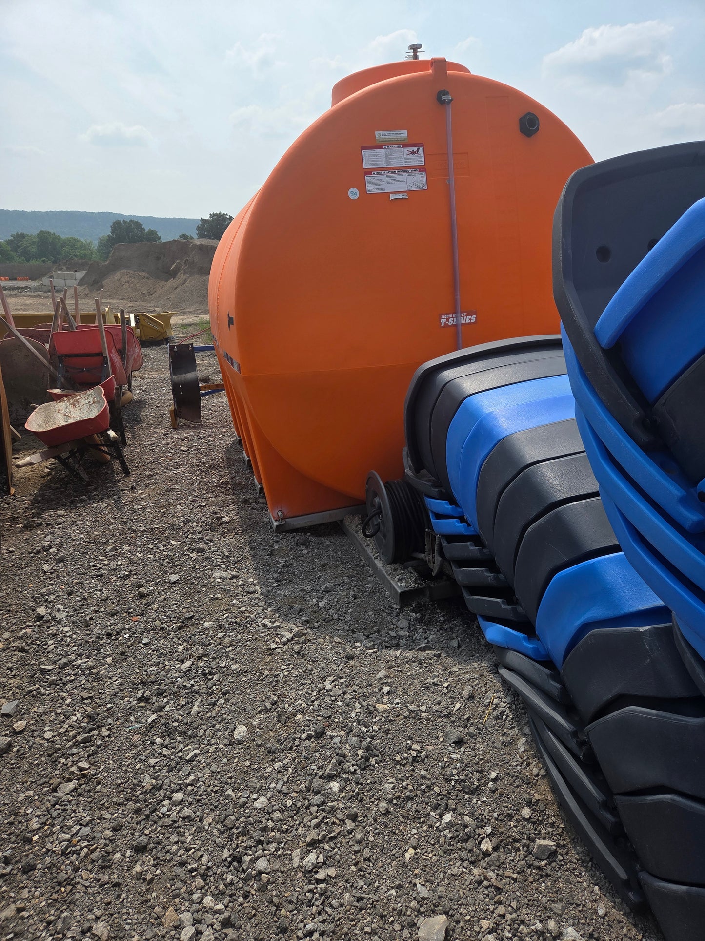 Used 3000 Gallon Camion Sprayer