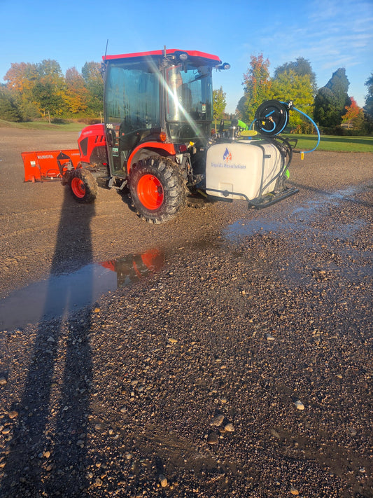 Tractor-mounted 3PTSL Super Series 100-gallon sprayer