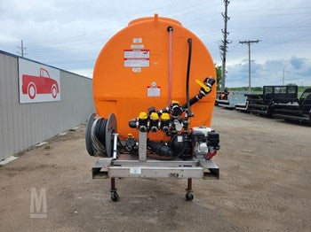 Used 3000 Gallon Camion Sprayer